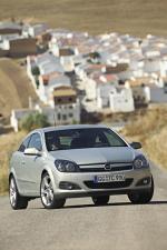 Opel Astra GTC 2005 года